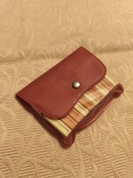 Kemping ruhacsipesz 10 db zsinórral műanyag tokban