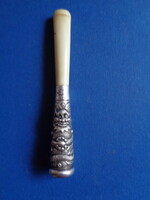 Ezüst cigaretta szipka csont szopókával.