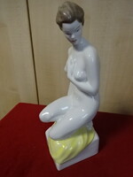 Hollóházi porcelán figura, kézzel festett fürdőző lány, magassága 31 cm. Jókai