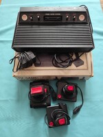 Retro TV - Videójáték dobozával és 3 db joyal