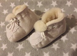 Báránybundás bébicipő, babacsizma (6-9 hó)
