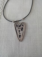 Új bizsu nyaklánc - jelzés: debbi  -  szív alakú medál kristálykővel  díszítve +  bőrszíj