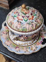 Nápolyi porcelánfajansz keksztartó