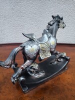 Páncélos ló szobor. Alkudható.
