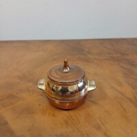 Régi miniatűr fém fazék (4,5x4,2x5,5 cm)