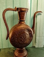 Nagyméretű kiöntö Vörösréz kancsó kb. 0.8 kg, 32 cm magas, az oblossege 16 cm