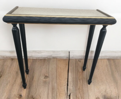 Asztal, fésülködőasztal tükör lappal. Alkudható.