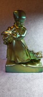 Zsolnay eozinmázas porcelán, lány libákkal, jelzett, 21 x 14 x 9 cm