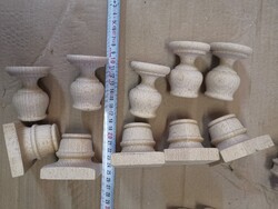 Esztergált babák, figurák szekrény vagy óratok díszítéséhez ónémet, neobarokk