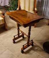 Antik gyönyörű varróasztal!