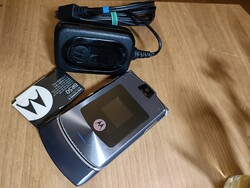Motorola RAZR V3i Kártyafüggetlen retro teló