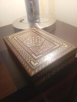 Damaszkuszi iszlám intarziás fadoboz csontberakással