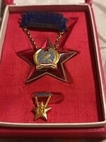 Rákosi címeres Szakma kiváló műszaki dolgozója könnyűipar dobozában szép állapotban