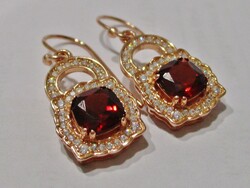 Gyönyörű  kézműves  ezüst fülbevaló gránát kövekkel