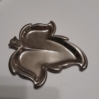 Levél motívumos alpakka hamutartó.