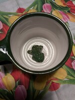 Zöld színű kerámia korsó, köcsög, békadísszel - nagyon egyedi