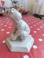 Zsolnay porcelán ,Sinkó fehér labdázó fiú eladó!