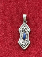 Gyönyörűséges  különleges ezüst medál lápisz lazuri kővel.