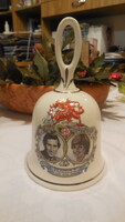 Angol porcelán  csengettyű , szép állapot  , az angol királyi párral , 11 cm