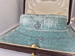 Fehérarany lánc brilles medállal