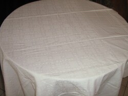 Gyönyörű tulipán mintás fehér szőttes terítő