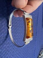 Borostyán modern ezüst karkötő