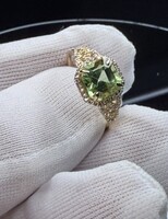 14 ct-os arany gyűrű - peridottal és gyémántokkal