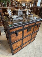 Felújított Utazóláda, dohányzó asztal 02.