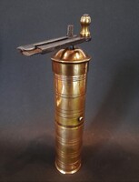 Antik réz balkáni kávédaráló