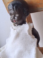 Csodás néger baba, korából adódóan hibákkal. Gyönyörű arca és fénye van