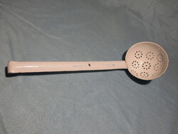 White Bonyhád enamel strainer