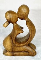 Absztrakt egyedi, kézzel faragott fa szobor – szerelmes pár (11 cm)