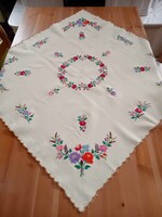Szép régi Kalocsai mintás kézzel hímzett terítő 80x80 cm