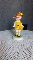 Bodrogkeresztúri sárga ruhás kislány nipp, 12,5 x 5 cm, jelzés nélküli