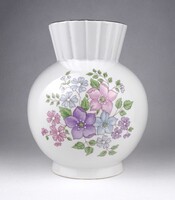 1Y885 Öblös lila virág mintás Zsolnay porcelán váza 17.7 cm