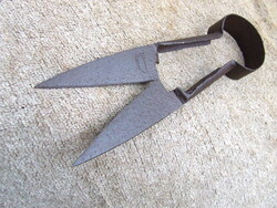 Régi kovácsolt szerszám birkanyíró olló