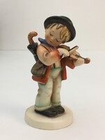 Hummel TMK 1-es "Little fiddler" 4 esernyős hegedűs fiú porcelán kis figura hibátlan