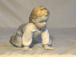 Zsolnay mászó gyerek