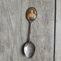 Elegáns régi ezüstözött  dísz kiskanál (11,5x2,3 cm)