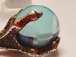 Medal.Ezust sarkanykarom,aqua aura quartz gombel.Witch ball
