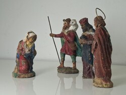Régi festett cserép és papírmasé betlehemi figurák