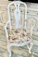 Shabby chic stílusú, karfás fa szék – virágmintás kárpitozással
