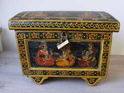 K238 RITKA! Indiai mughal kézzel festett fából készült  kerekes ládikó