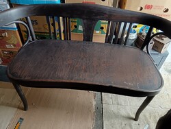 Eredeti állapotban Thonet pad masszív stabil