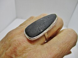 Különleges régi kézműves ezüst  gyűrű nagy lávakő dísszel, mesterjellel
