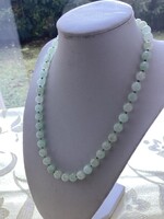 Zöld jáde gyöngy a 19.sz.ból