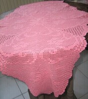 Gyönyörű horgolt barokk mintájú mályva terítő