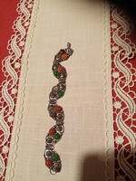 Régi színes  ásvány - féldrágakövekkel díszített ezüstözött réz karkötő