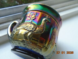 Amerikai NORTHWOOD CARNIVAL kobalt üveg irizáló csésze dombor "Páva a kútnál" mintával