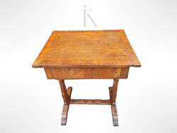 Kisméretű antik biedermeier íróasztal